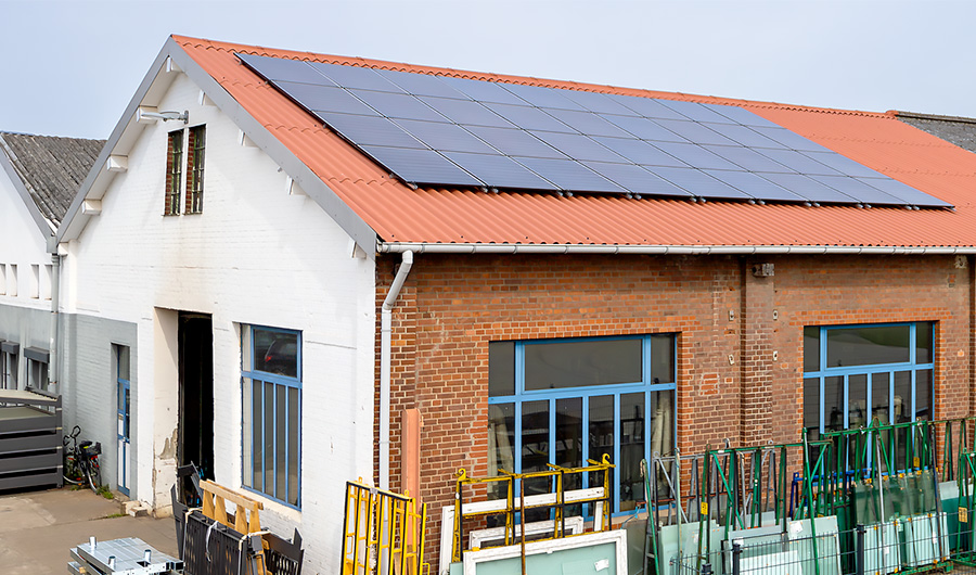 Energieeffizienz-PV-Anlage-Dach-Start BAAR Balkone LKW